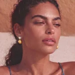 Pendientes de Perla con Pétalo Colgante | RABHA - Imagen 4
