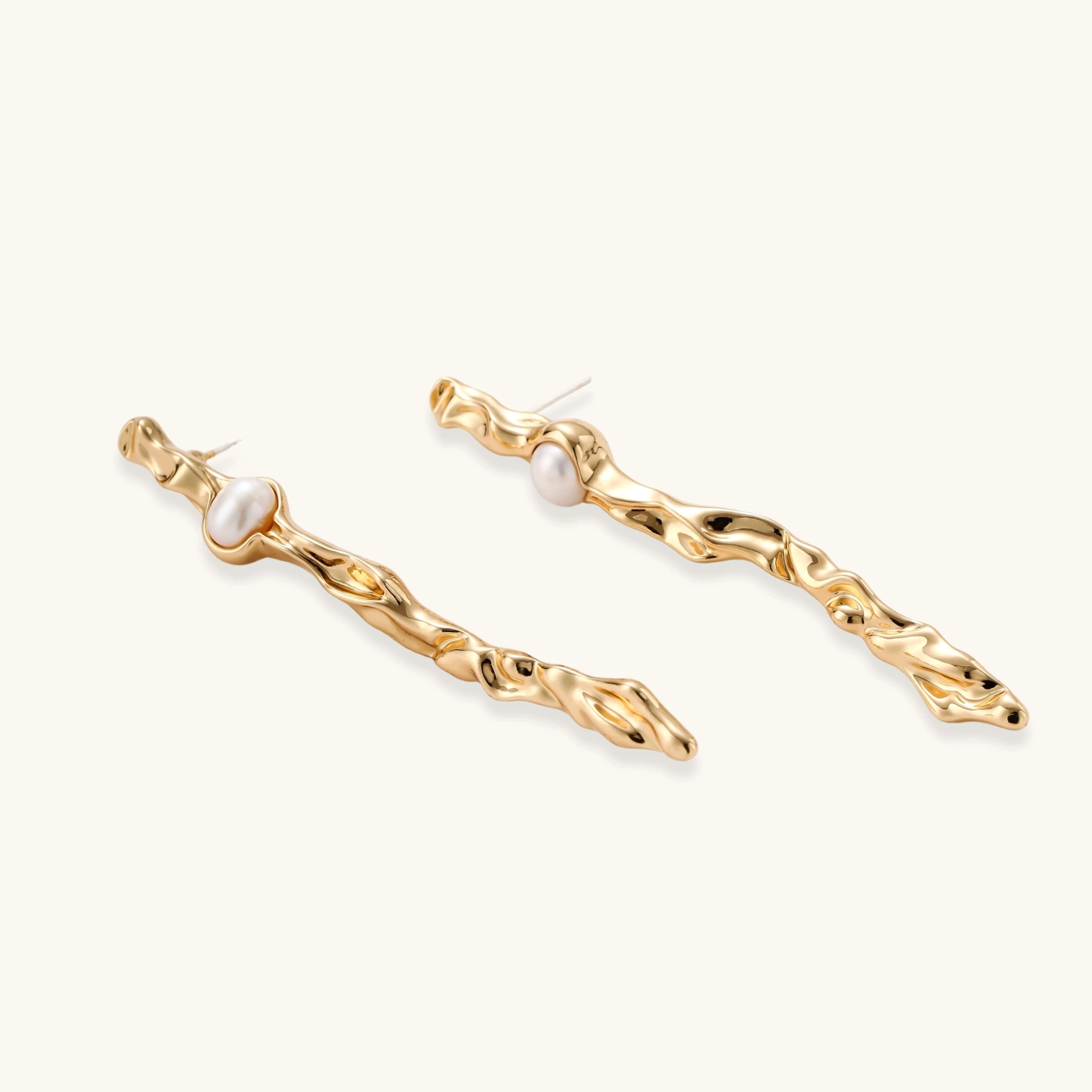 Pendientes de Perla Flujo Retorcido - Detalle | Joyería RABHA